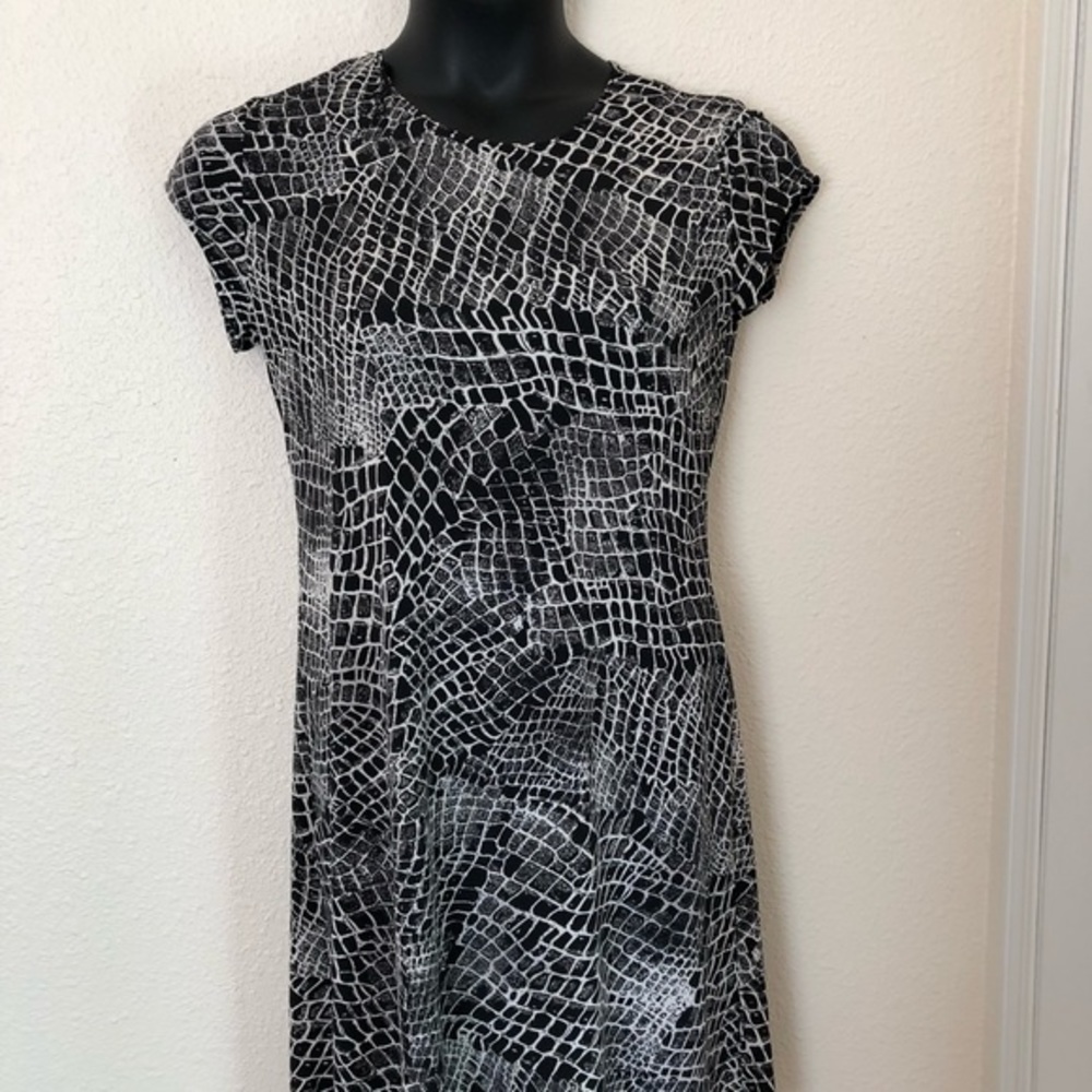 💜💜 Black and White Dress Womens Size M